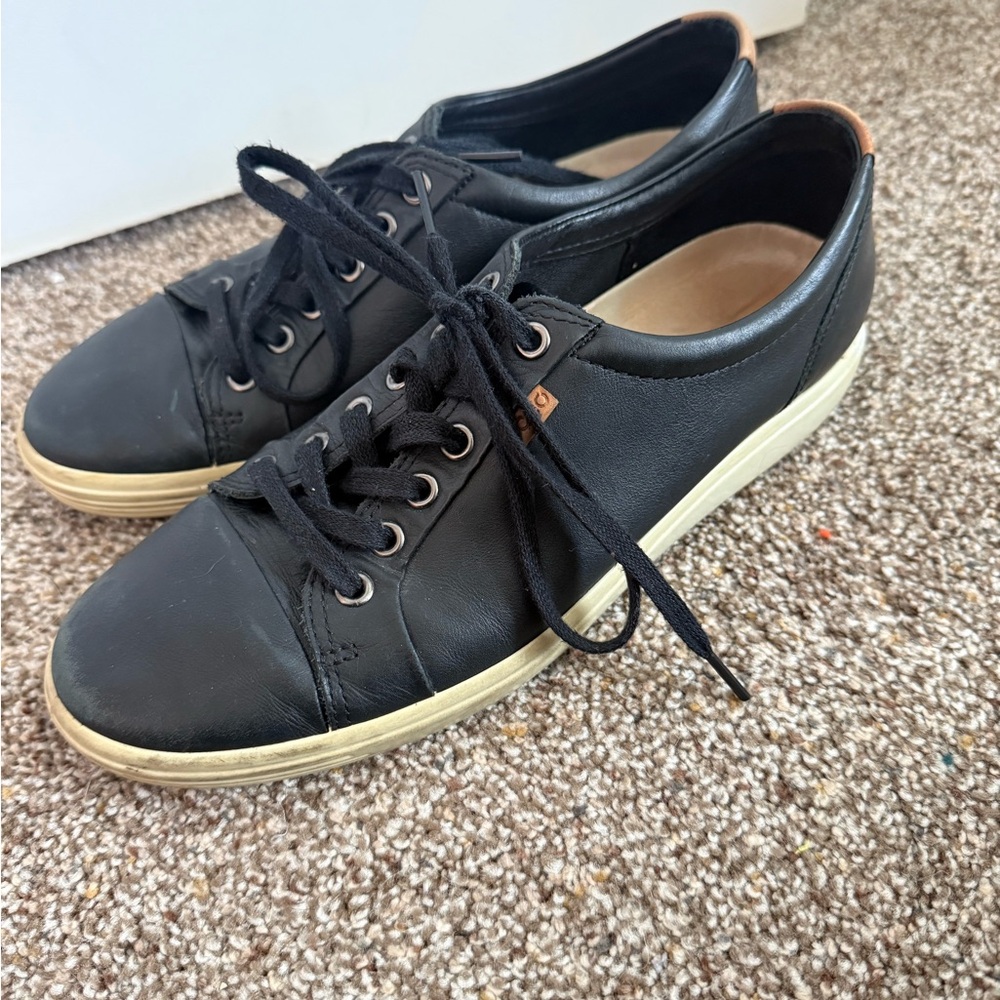 ECCO Soft 7 Women's Leather Sneaker Black Leather Sneakers with White Sole - Picture 3 of 6
